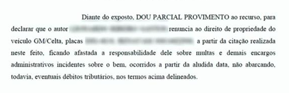 Imagem de decisão judicial sobre renúncia de propriedade de veículo, página 1